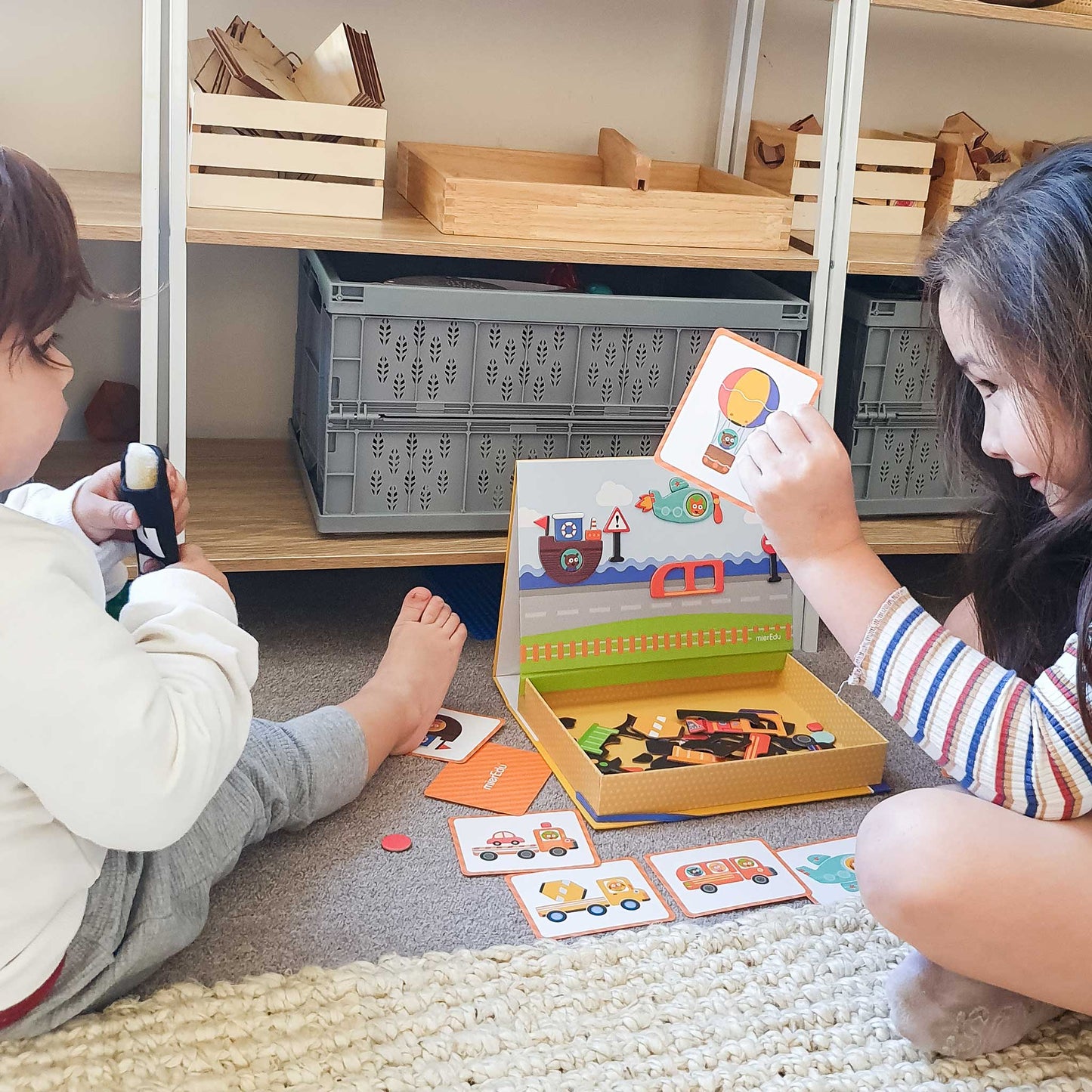 CAJA DE ARTE MAGNÉTICO PARA NIÑOS - VEHICULOS