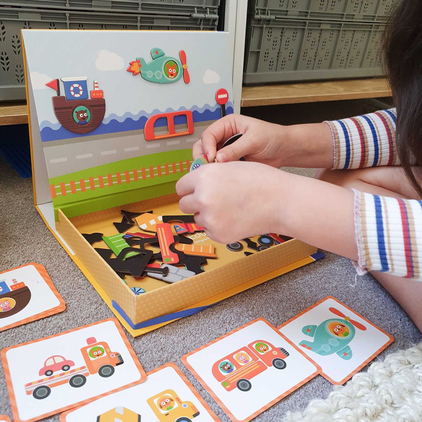 CAJA DE ARTE MAGNÉTICO PARA NIÑOS - VEHICULOS